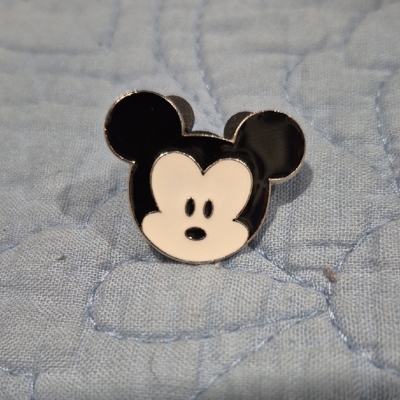 Mickey Mouse Black and White Kids Pin - Picture 1 of 2